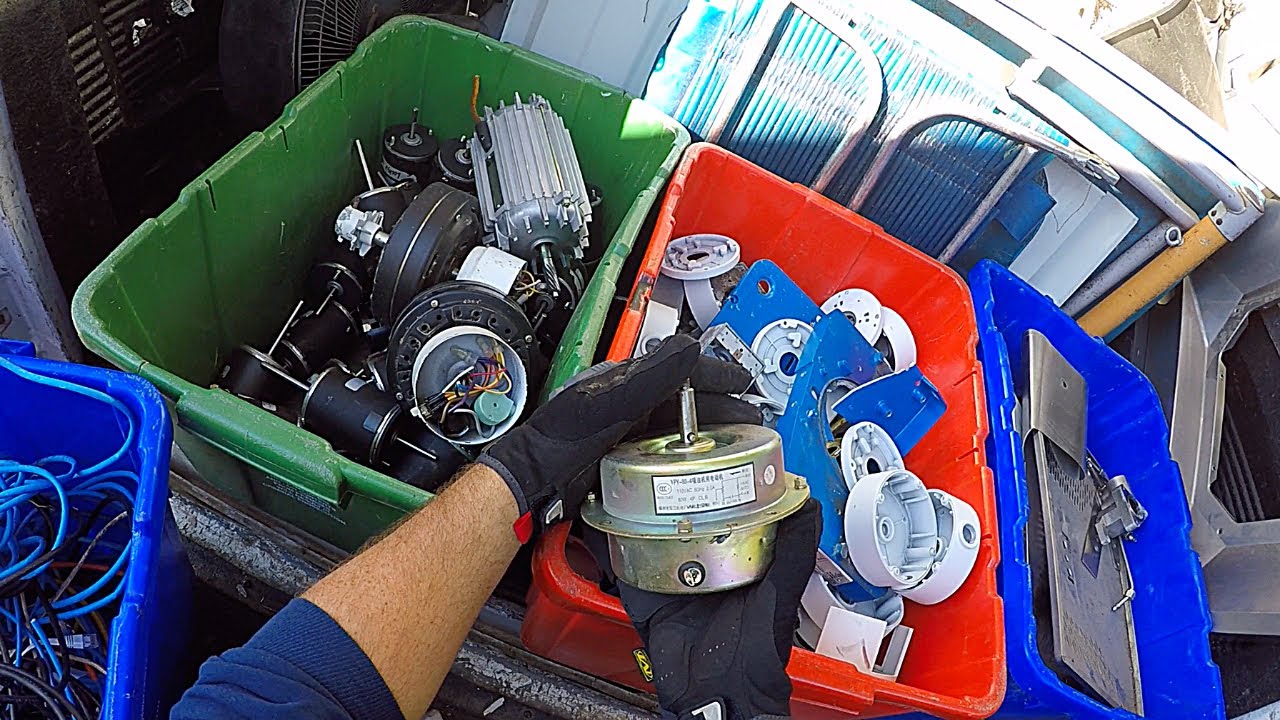 Scraping Metal For BIG MONEY At The Scrap Yard