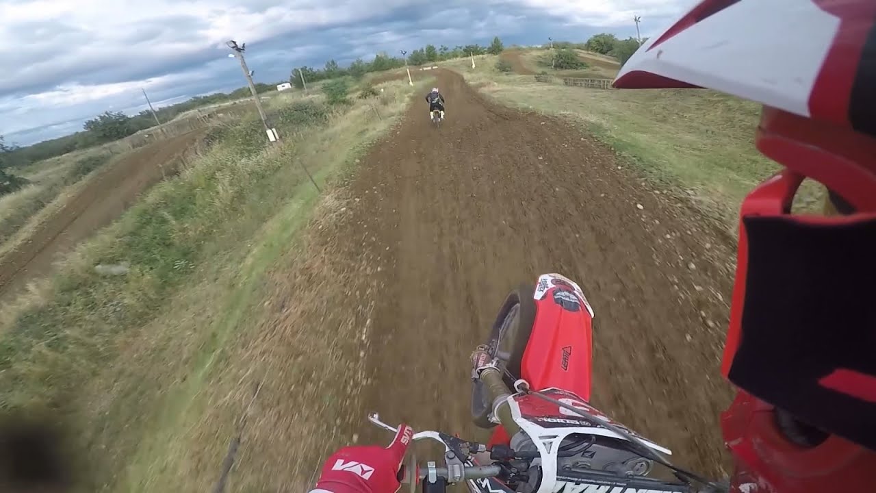 1 TOUR SUR LE TERRAIN MX LAVILLEDIEU 250 CRF