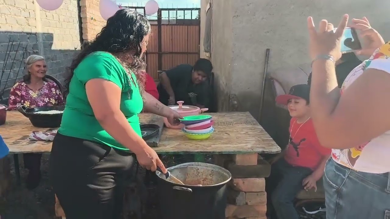 Aquí festejando le un año más a chuyita que cumpla muchos años más felicidades 🎂🎂