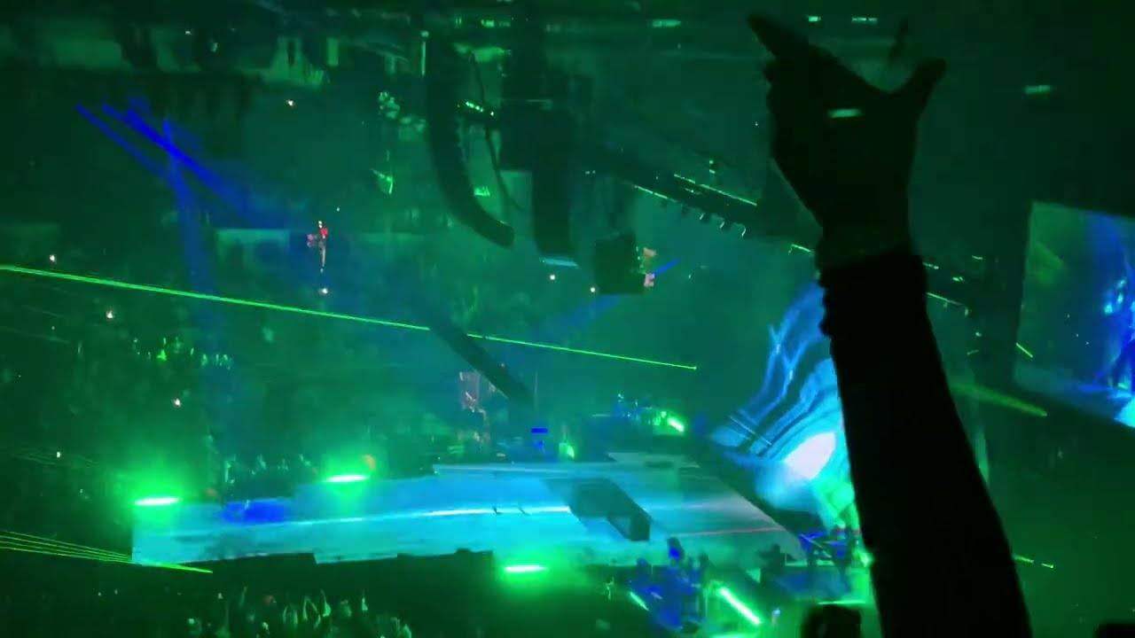 Justin Bieber - Intro\Somebody\Hold On\Deserve You (Live at Justice Tour in San Diego, CA, USA)