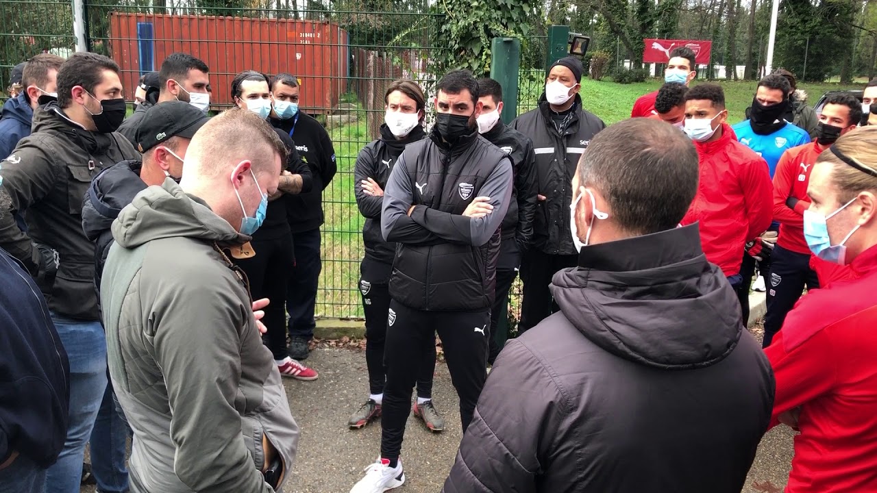 Le discours mobilisateur des supporters aux joueurs du Nîmes Olympique