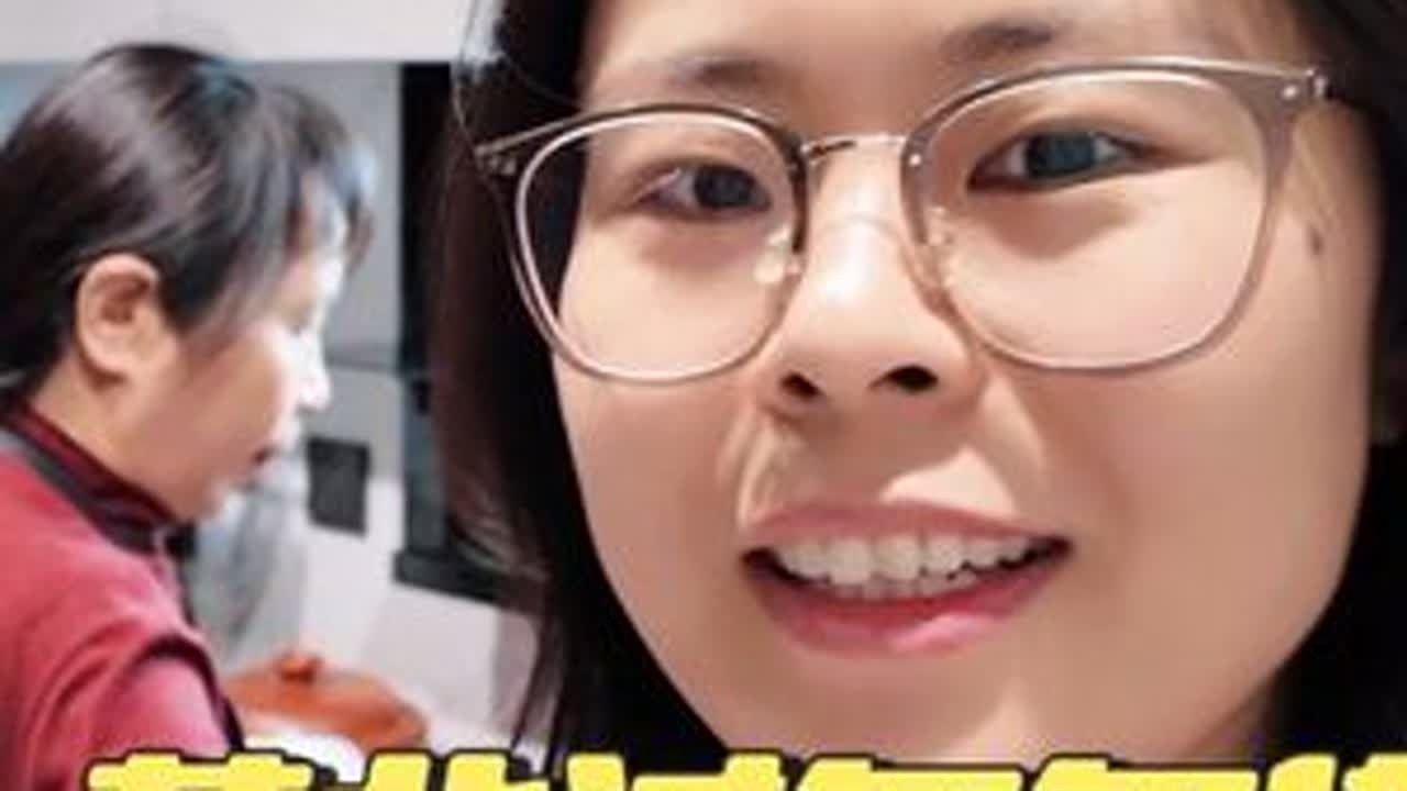 离过年还有20天，公婆就开始张罗饭桌年货，包子肉圆满满当当#年货备起来 #过年氛围提前搞起来了 #过年吃出好运来 #回家过年 #苏北