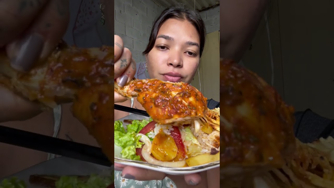 FRANGO ASSADO ARROZ SALADA E BATATA FRITA ALMOÇO DE HOJE 