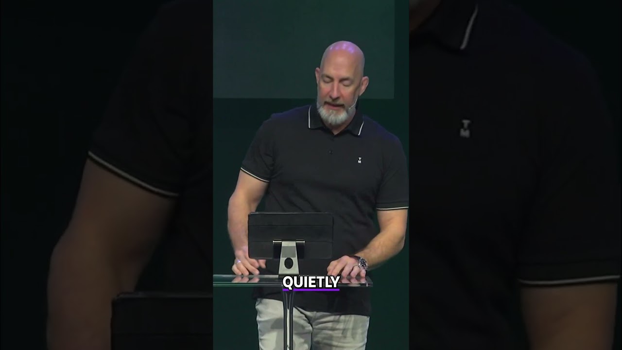 Работник заправки оставил 8 миллионов долларов