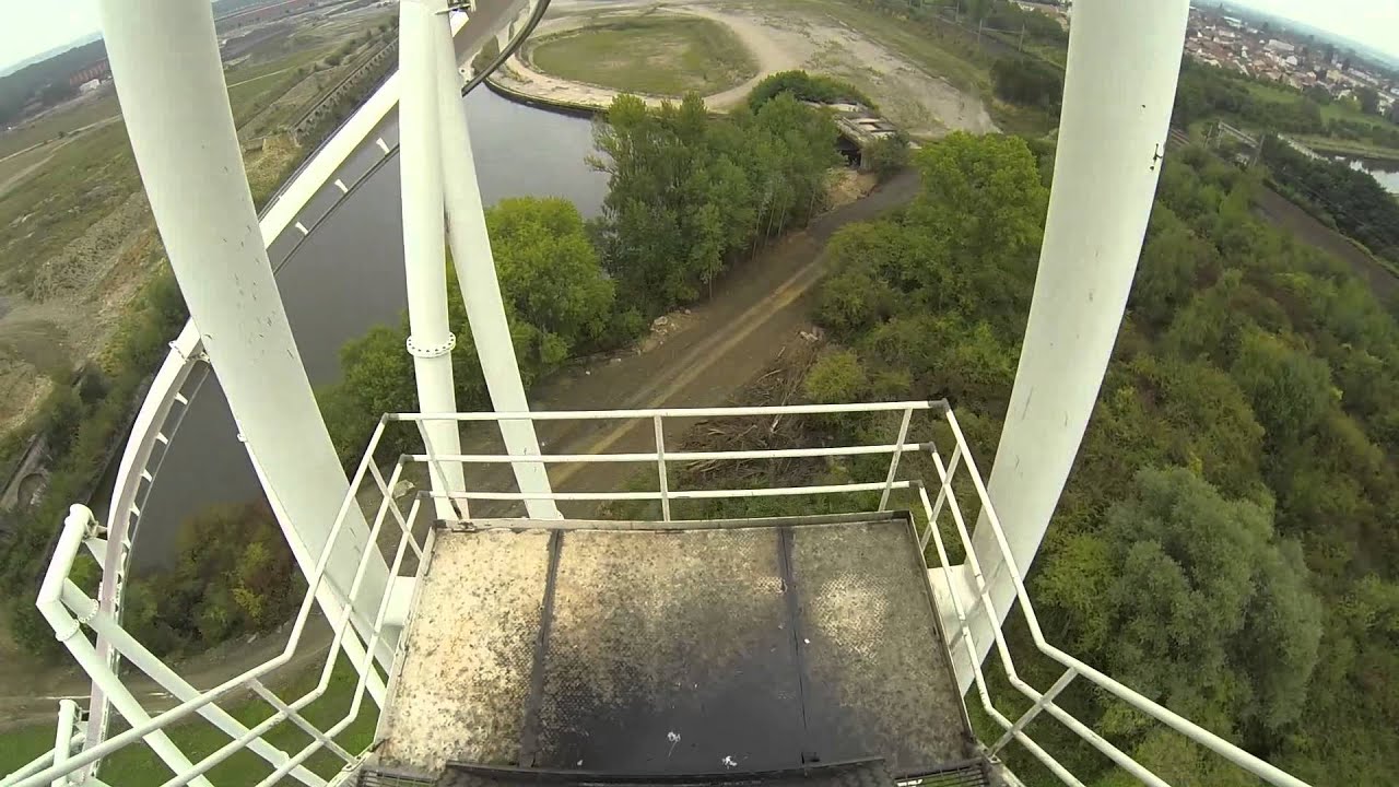 B&M Bolliger & Mabillard Inverted Coaster Monster (Orochi) Walygator Parc 2014 POV Onride