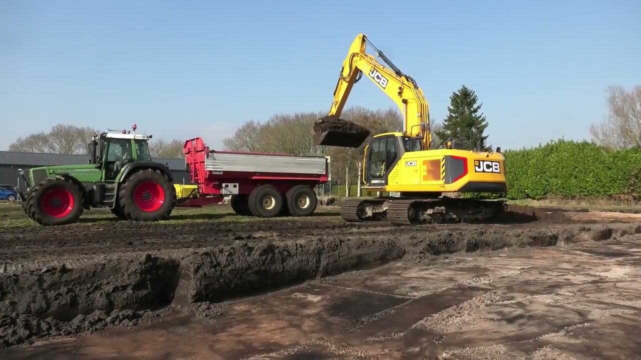 zand afgraven met een jcb 220 x lc met fendt favorit 926 en new holland T6.180 en john deere 6630