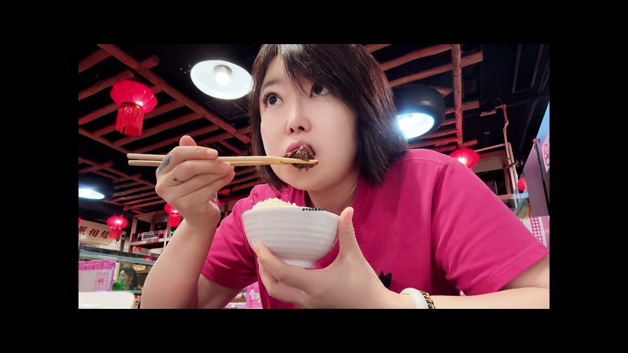 44岁单身vlog｜今天吃东北菜 和朋友来吃东北菜～#vlog日常 #我和我的猫 #捡猫 #分享日常生活 #毛孩子也是孩子