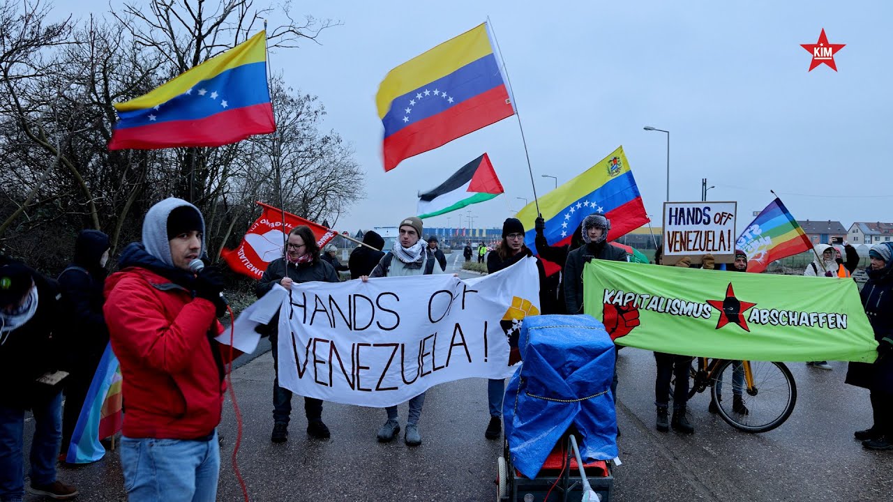 Demonstration zu den Coleman Barracks „Hände weg von Venezuela“