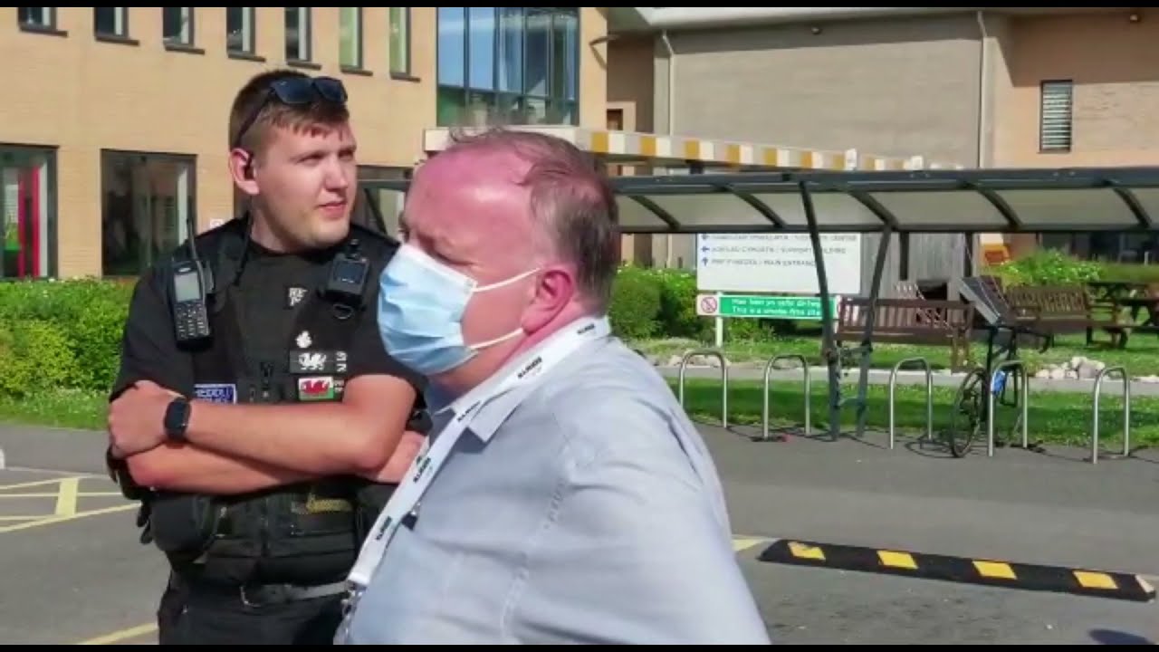 HMP Berwyn Prison Officers Get a Free Education and Live Free gets a Headbutt