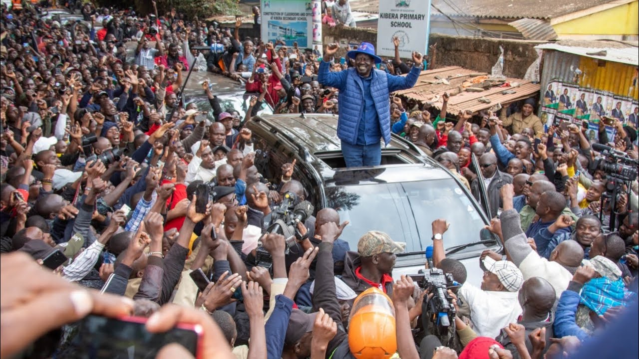 LIVE!! RAILA ODINGA HEADING TO OLD KIBERA PRIMARY SCHOOL TO CAST HIS VOTE!!