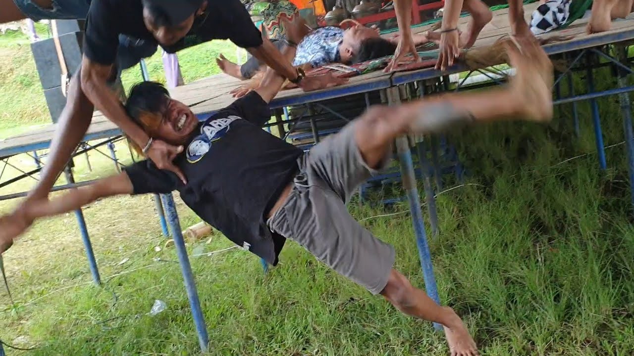 Ngeri Kepala ....B ! Kesurupan  Rete Tete ! RC Bowongso