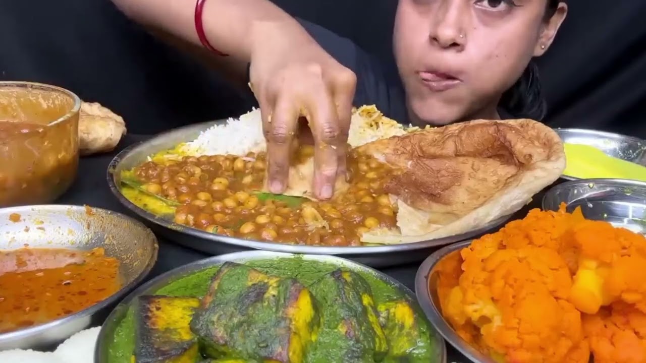 Daal chawal Aloo Bhorta Gobhi Rost dum Roti mnasmreating