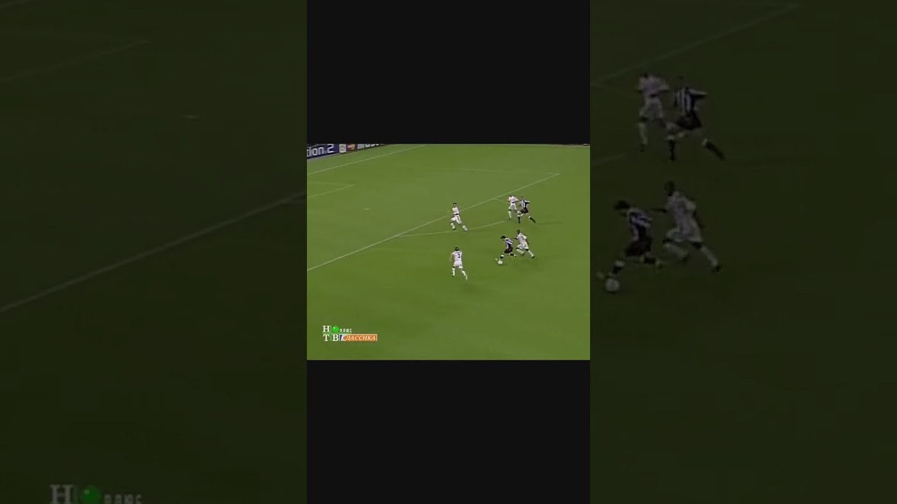 Дель Пьеро уходит от Йерро / Del Piero leaves Hierro