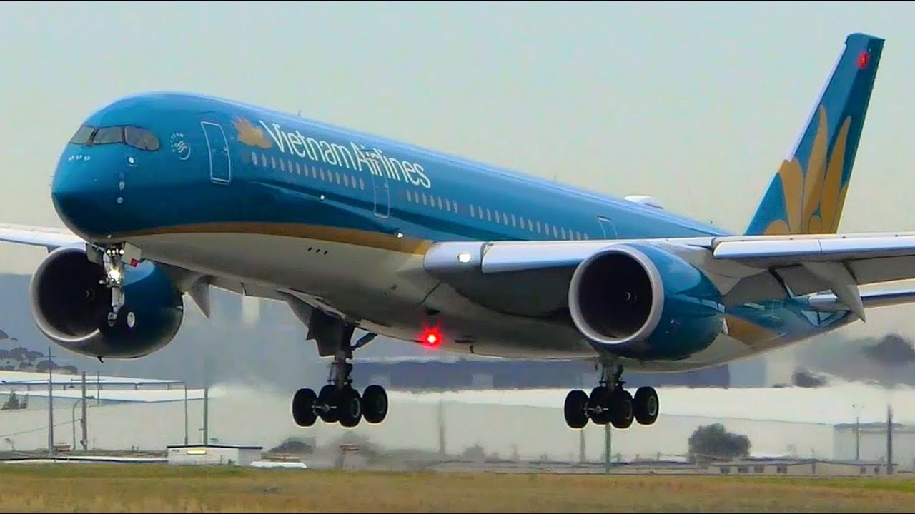 10 SMOOTH Airbus A350 Landings | Melbourne Airport Plane Spotting