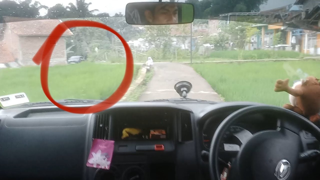 Driver faham, mau nunggu ngasih jalan