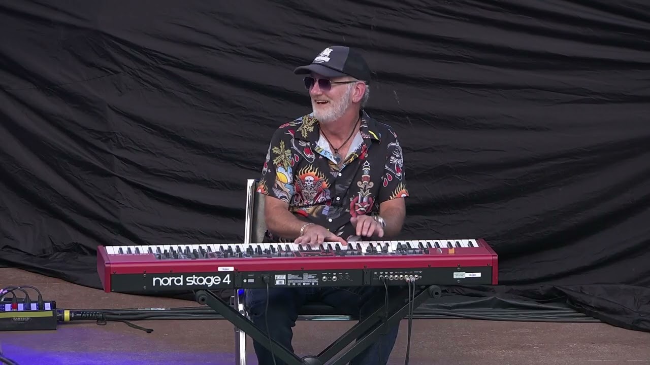 Eddie 9V - Live from Red Rocks