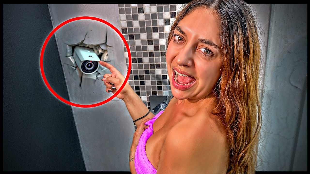 ¡EL FAN de 16 AÑOS PUSO  CÁMARAS OCULTAS  en MI BAÑO!