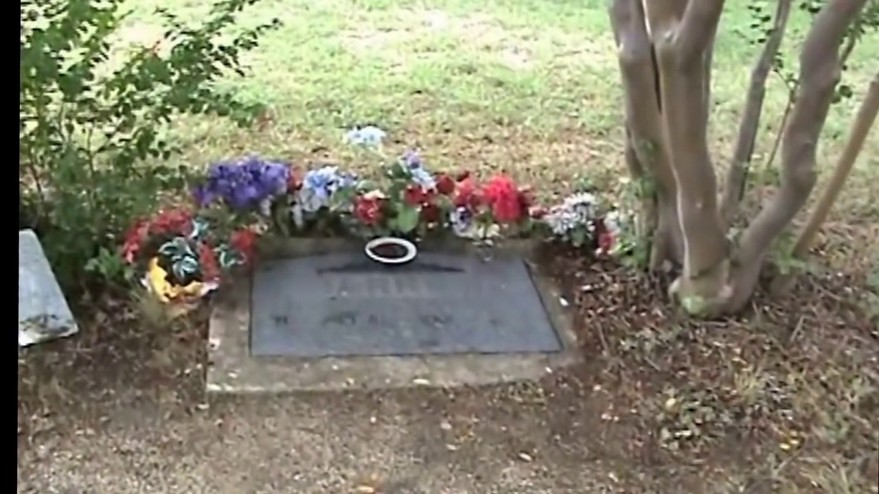 Bonnie and Clyde. The Infamous Outlaws early Days. (Jerry Skinner Documentary)