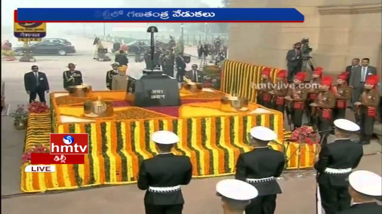 PM Modi Pays Tribute to Martyrs at 'Amar Jawan Jyoti' | 67th Republic Day Celebrations | HMTV