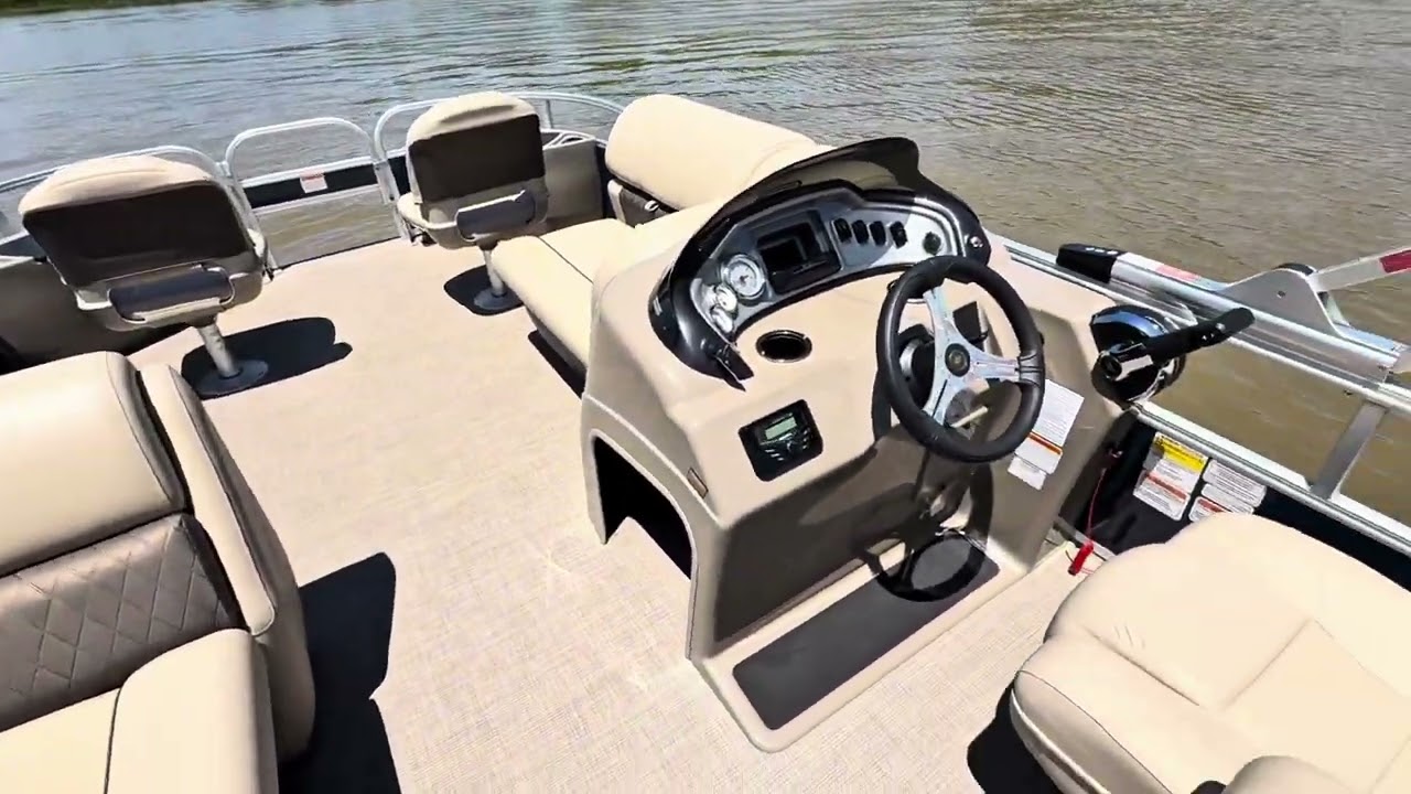 Sun Tracker Fishin Barge 20 DLX