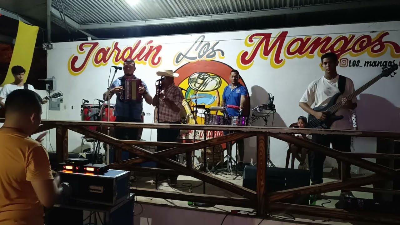 Sangra Mi Corazón & Que Equivocada Estás - Edwín García Del Mar & Rosita Pérez (En Vivo) 