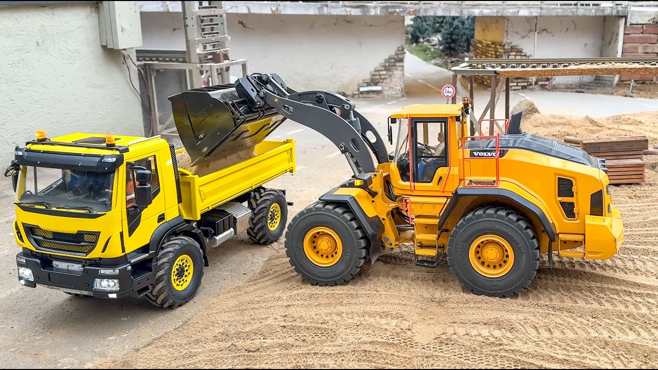 BRAND NEW 3D PRINTED DUMPER GETS DIRTY, RC TRUCKS AND TRACTORS COLLECTION