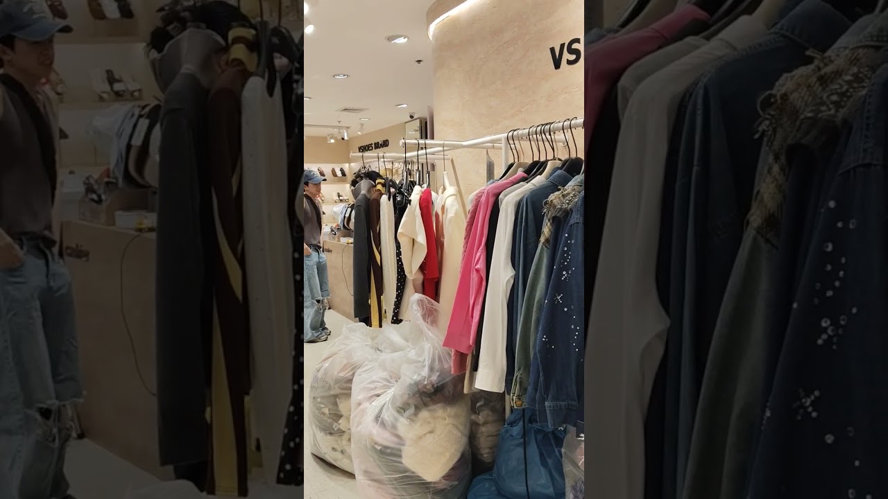 Melihat Di dalam pasar Pratunam dan Cek Stok update stok terbaru Mall December Bangkok