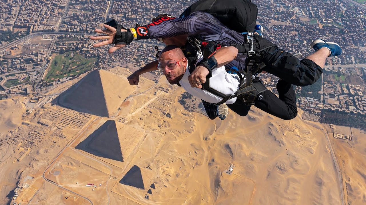 نطيت من طيارة فوق الاهرامات - skydiving over the Pyramids