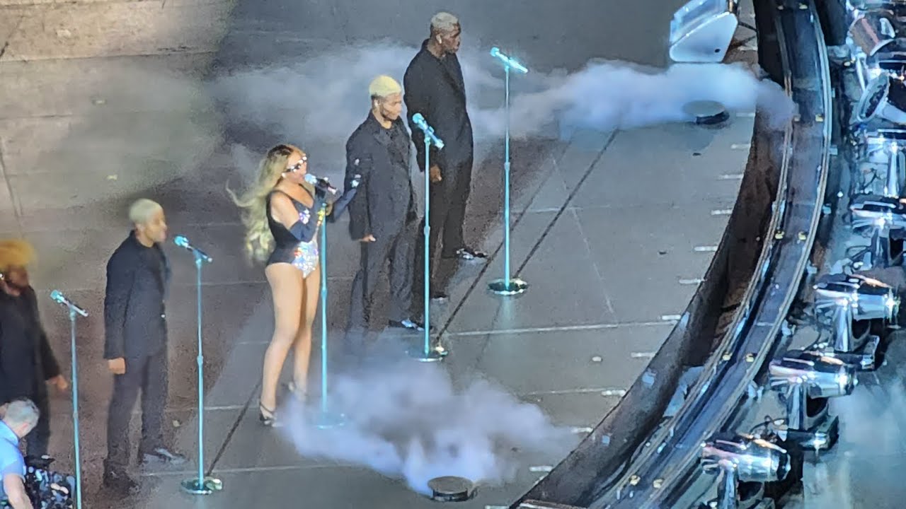 Beyonce concert Levi's statuim side view clips ! dope show!!!
