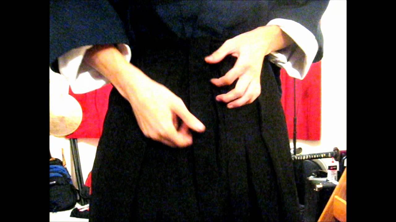 how to put on a Samurai Uniform
