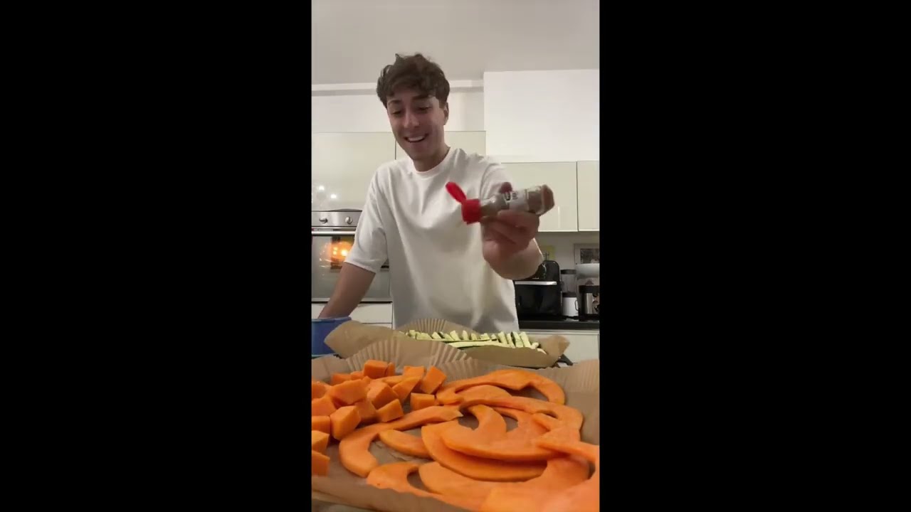 Prepariamo la cena per tutta la family 🍅🥩 FEDERICA.SCAGNETTI