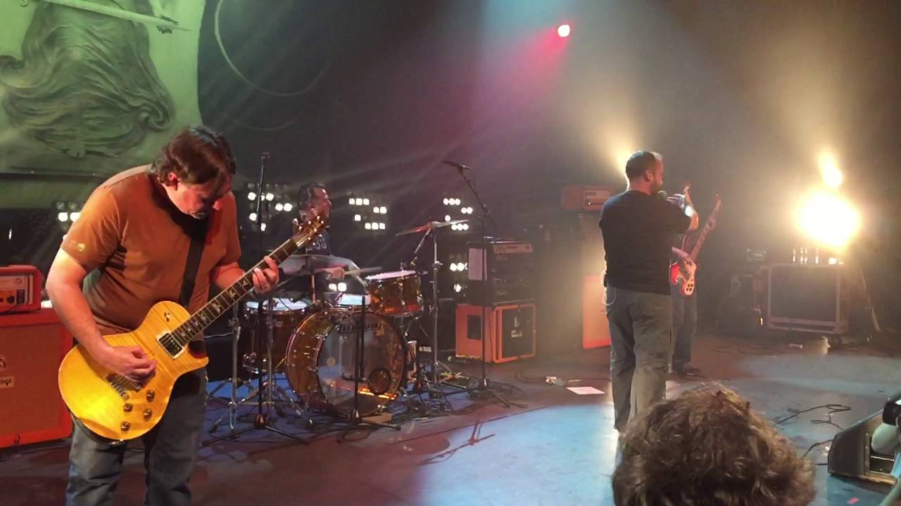Clutch performs 