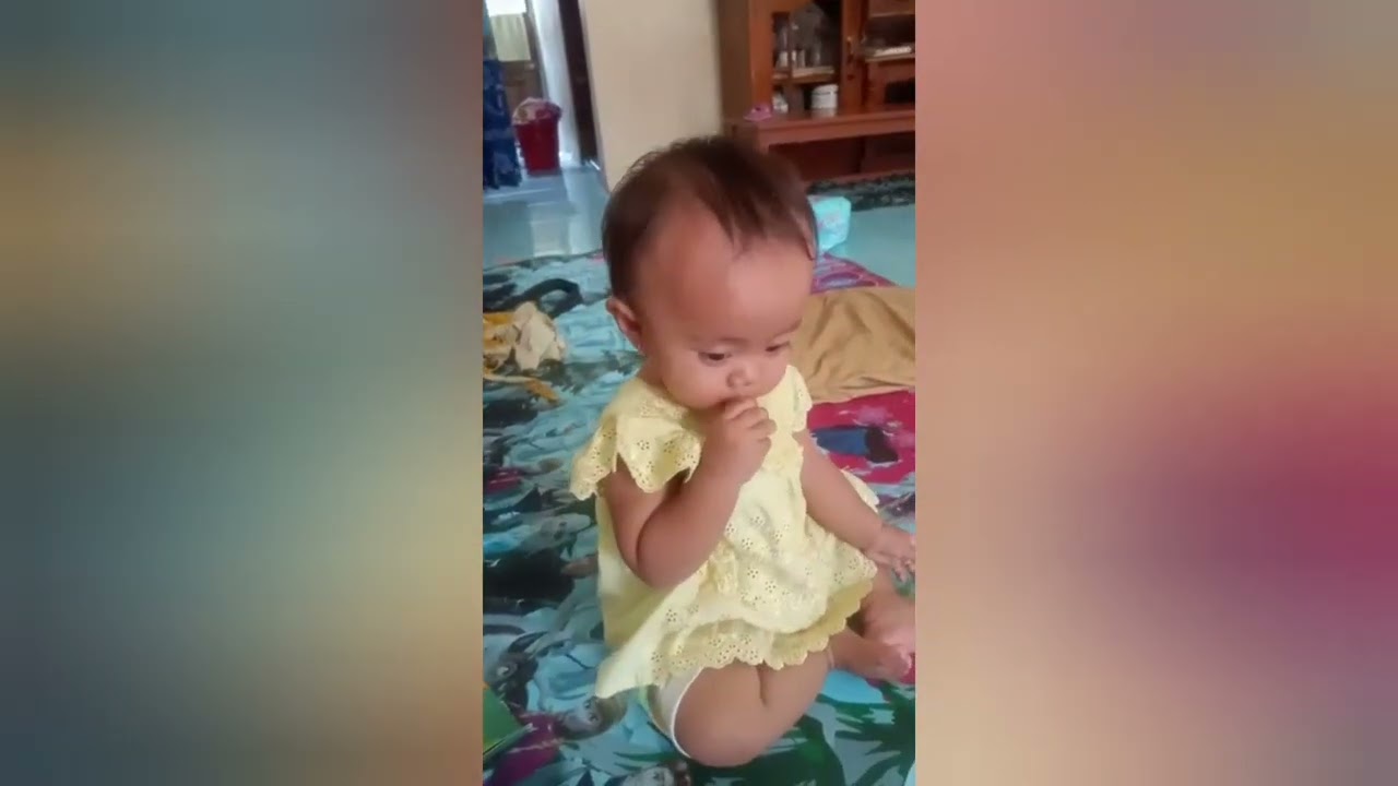 Babies Like to Eat Oranges