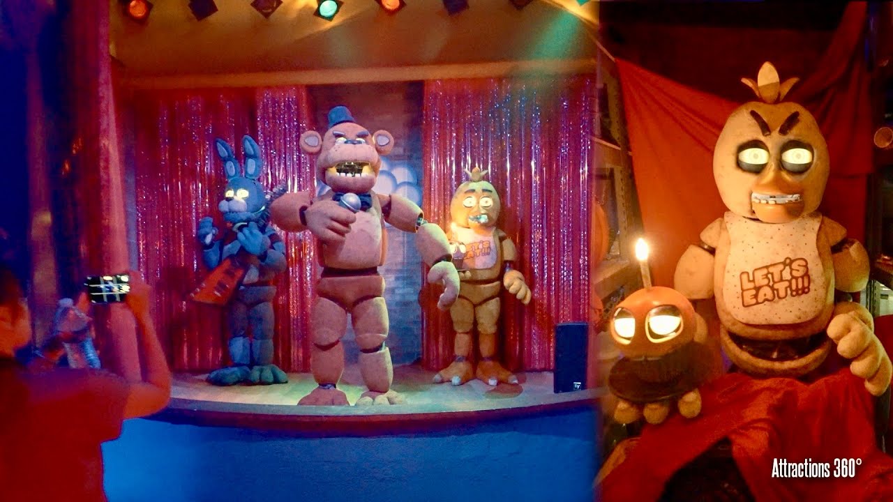 Five Nights at Freddy's Haunted House Walkthrough | AWESOME Animatronics! - Universal Studios 2025