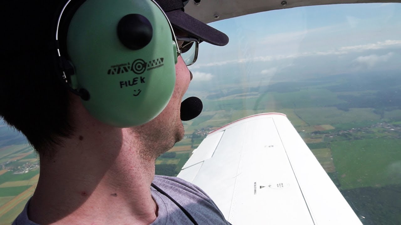 Niesamowity klimat małego lotnictwa - loty VFR Koliber / Cessna