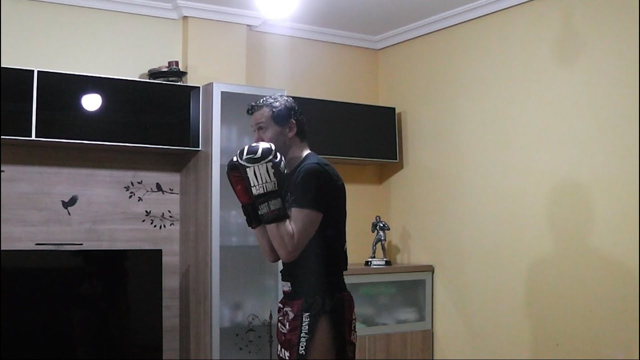 Fundamentos técnicos: La guardia y los desplazamientos básicos del Kickboxing