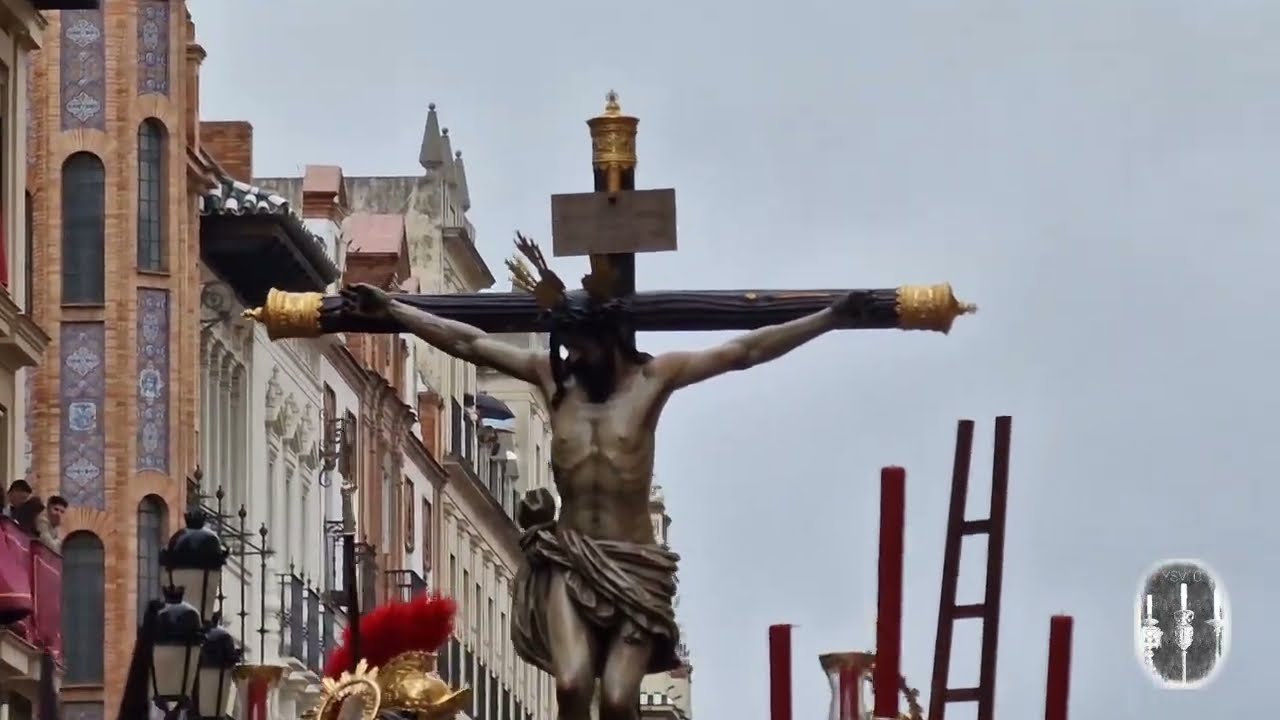 Histórico: Hermandad El Buen Fin entrando en la Catedral lloviendo 2024