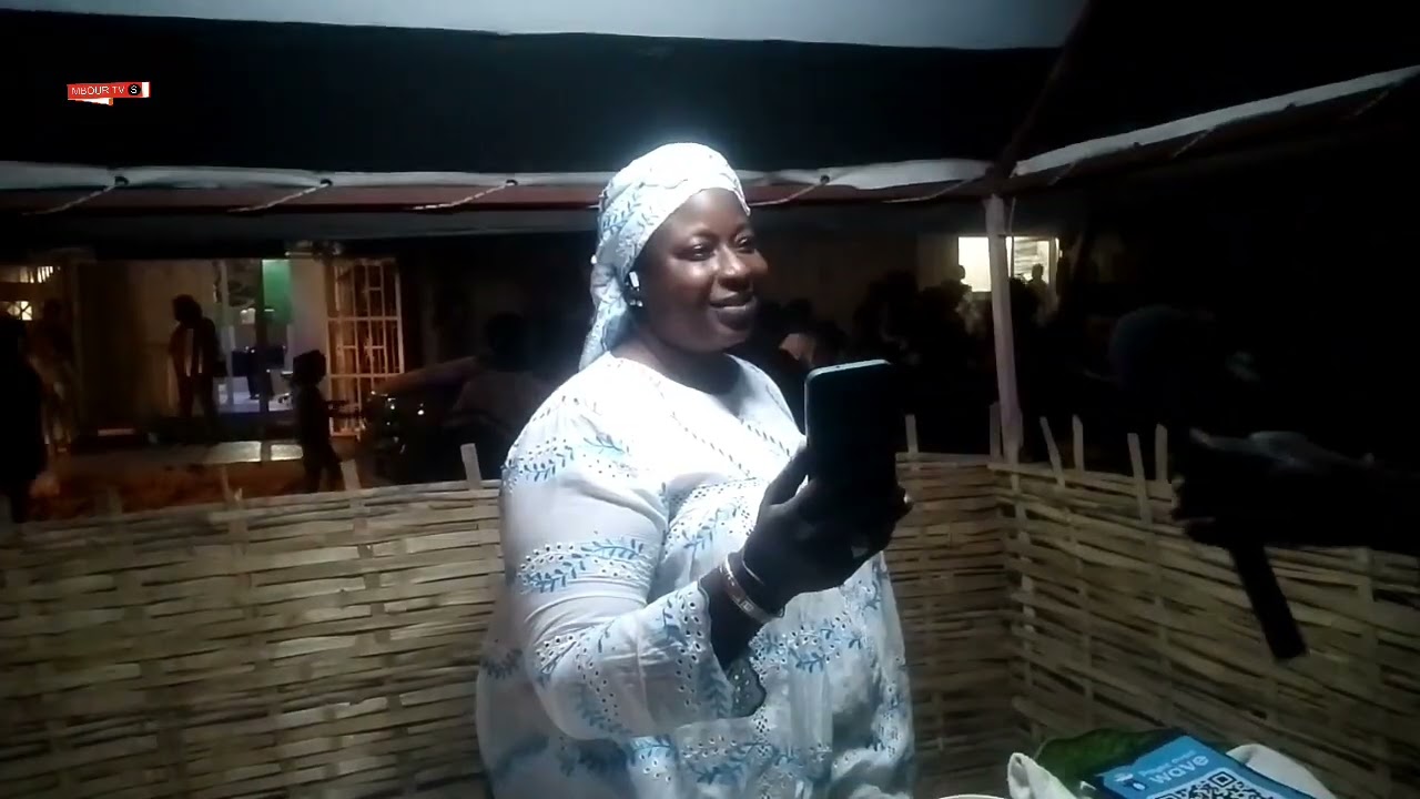 Deuxième partie l'arrivée de Abdoulaye seck a mbour avec la population mbour direction mairie 