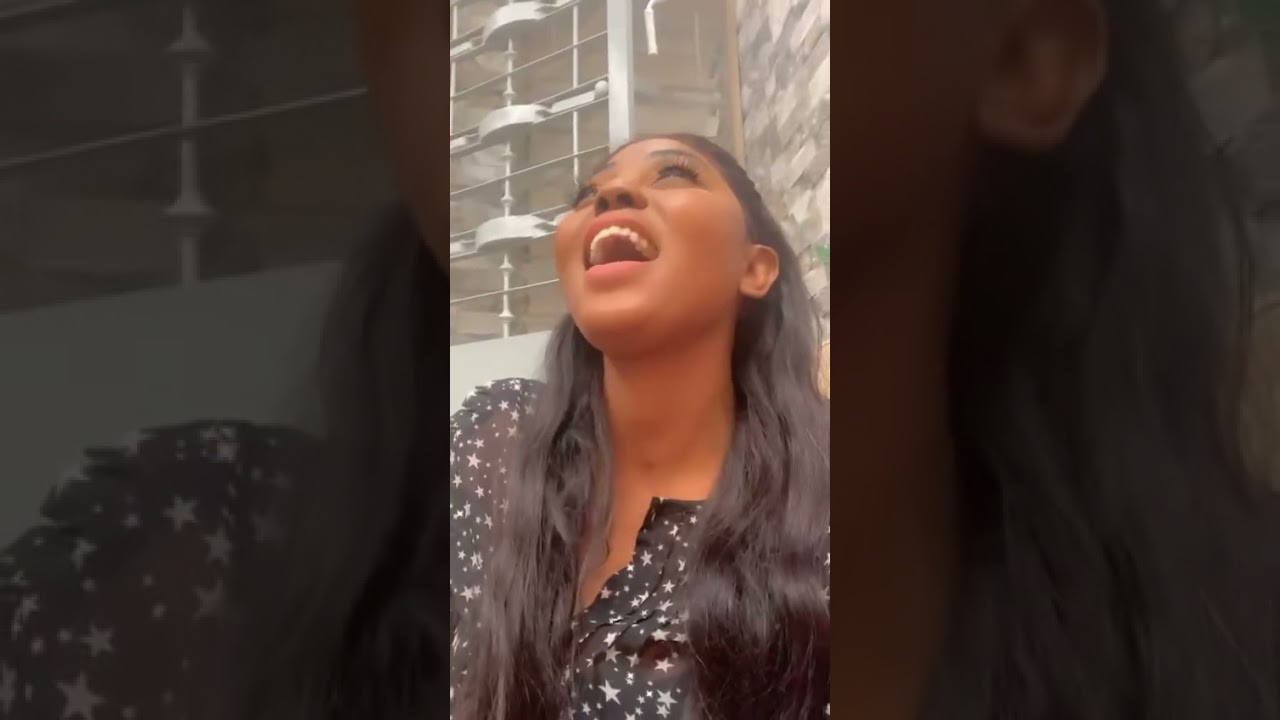 Asma Subateel THE VOICE :d&eacute;couvrez  sa tr&egrave;s belle voix.