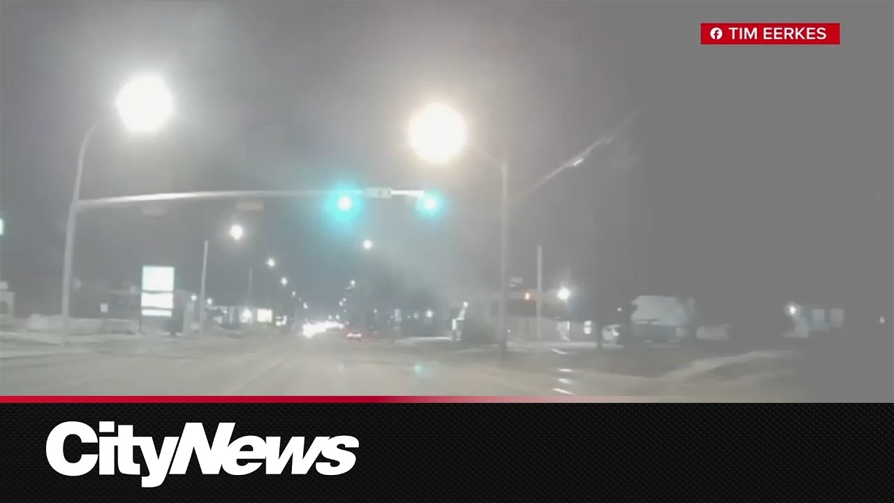 Aurora chasers spy meteor flying through the Alberta sky