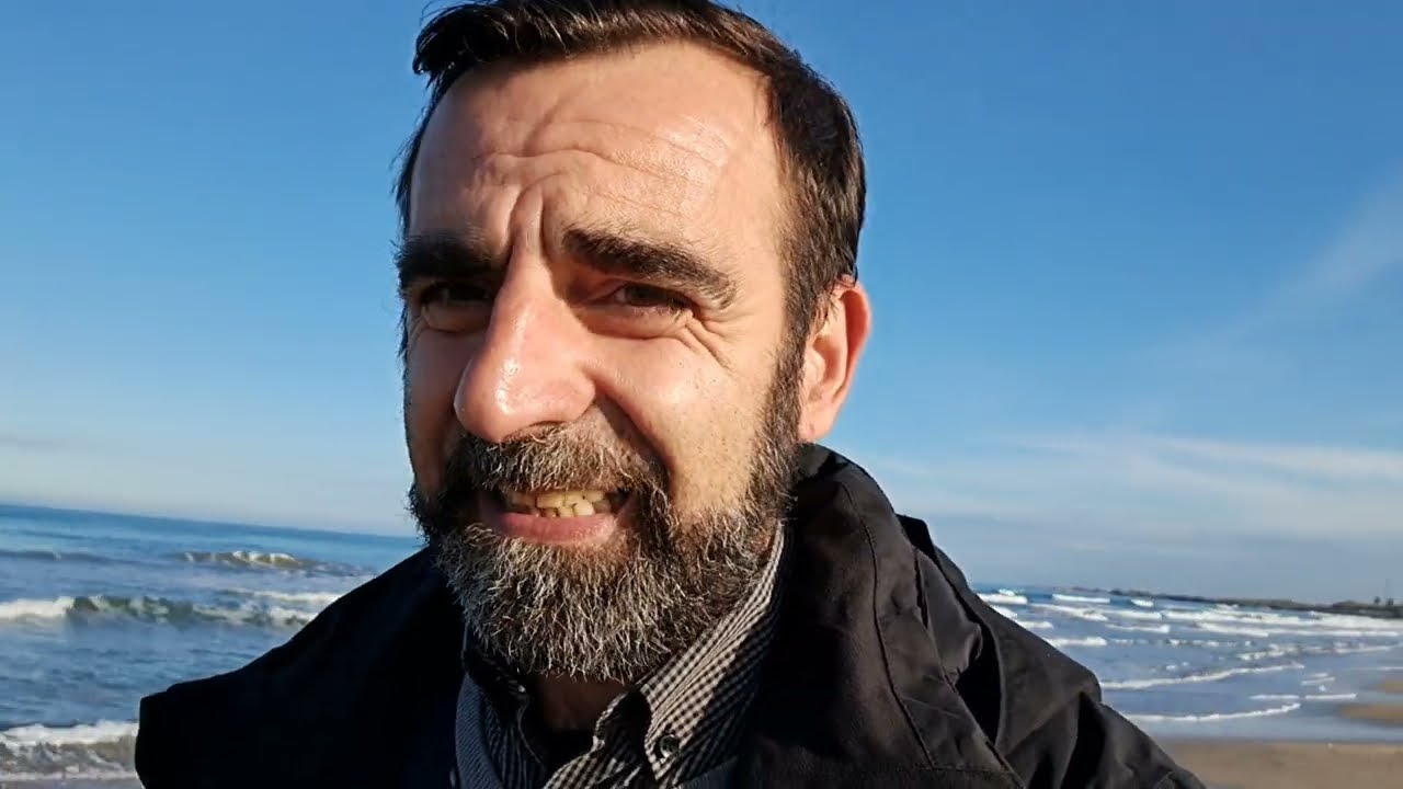 Co jest nie tak z rynkiem nieruchomości we Włoszech? Piękny dzień na plaży w Barletta, Apulia