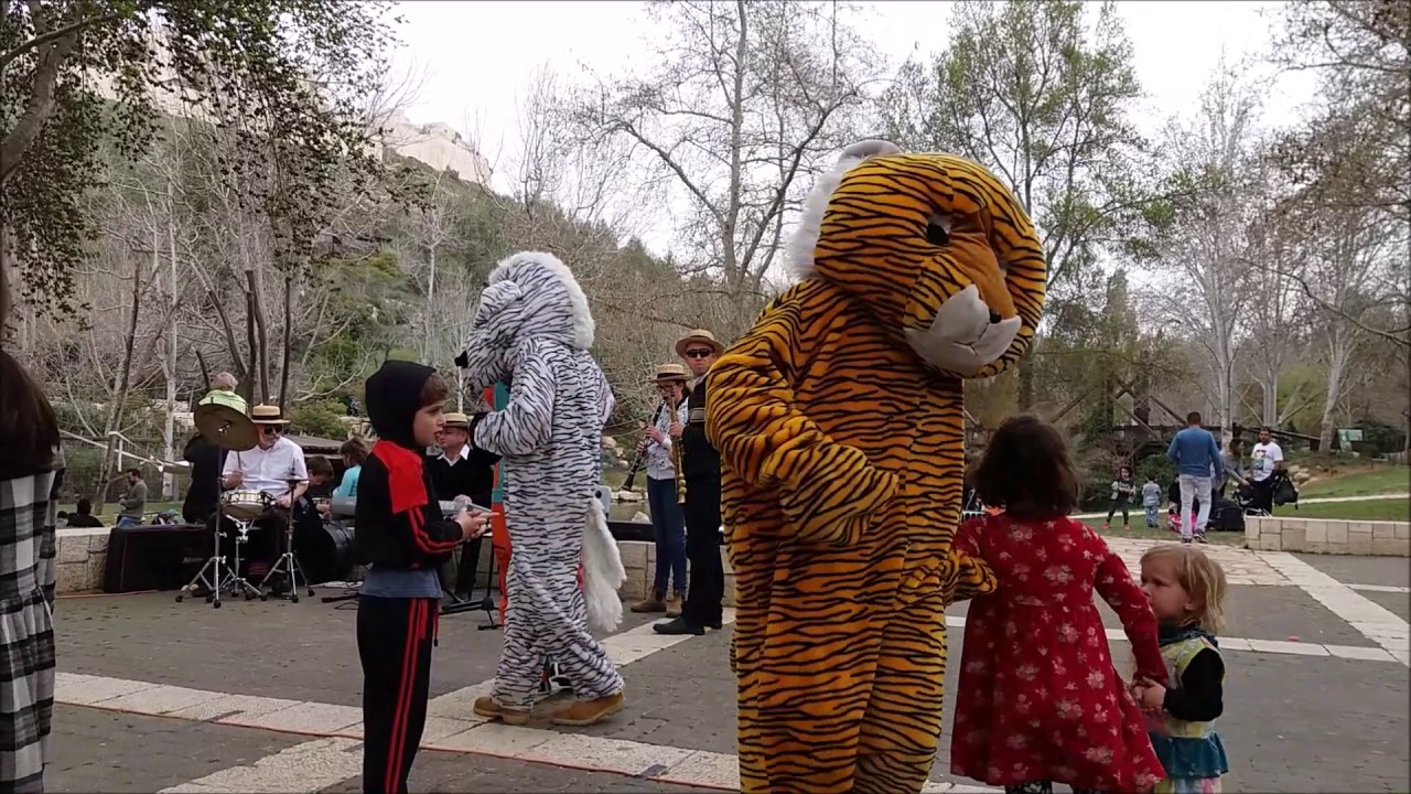 שר הלהטוטים להטוטן שטח לאירוע שלך-פרומו