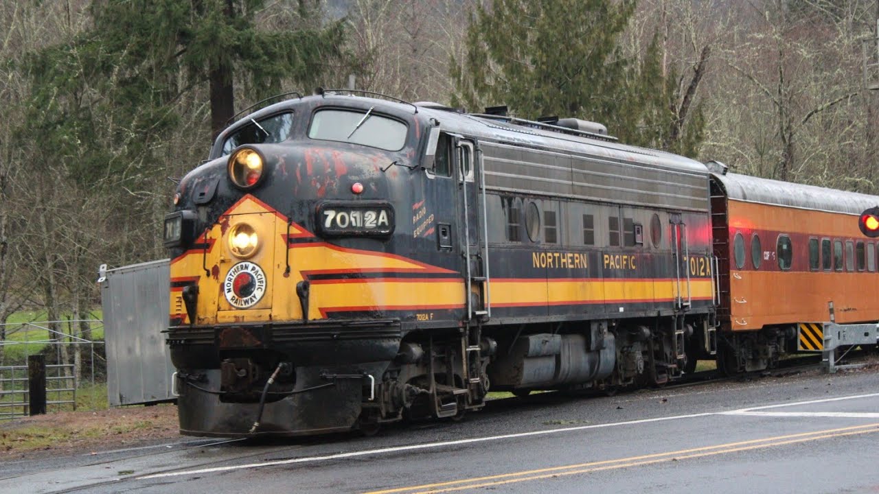 Catching the Polar Express on the Mount Rainier Scenic Railroad in Elbe, Washington (12/14/24)