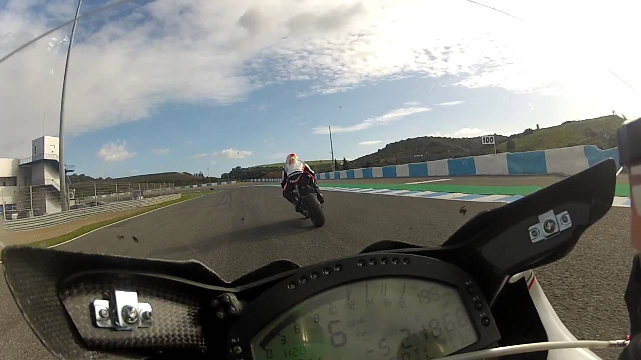 Gopro on board yamaha r6 supersport (pilota-Luca Salvadori)