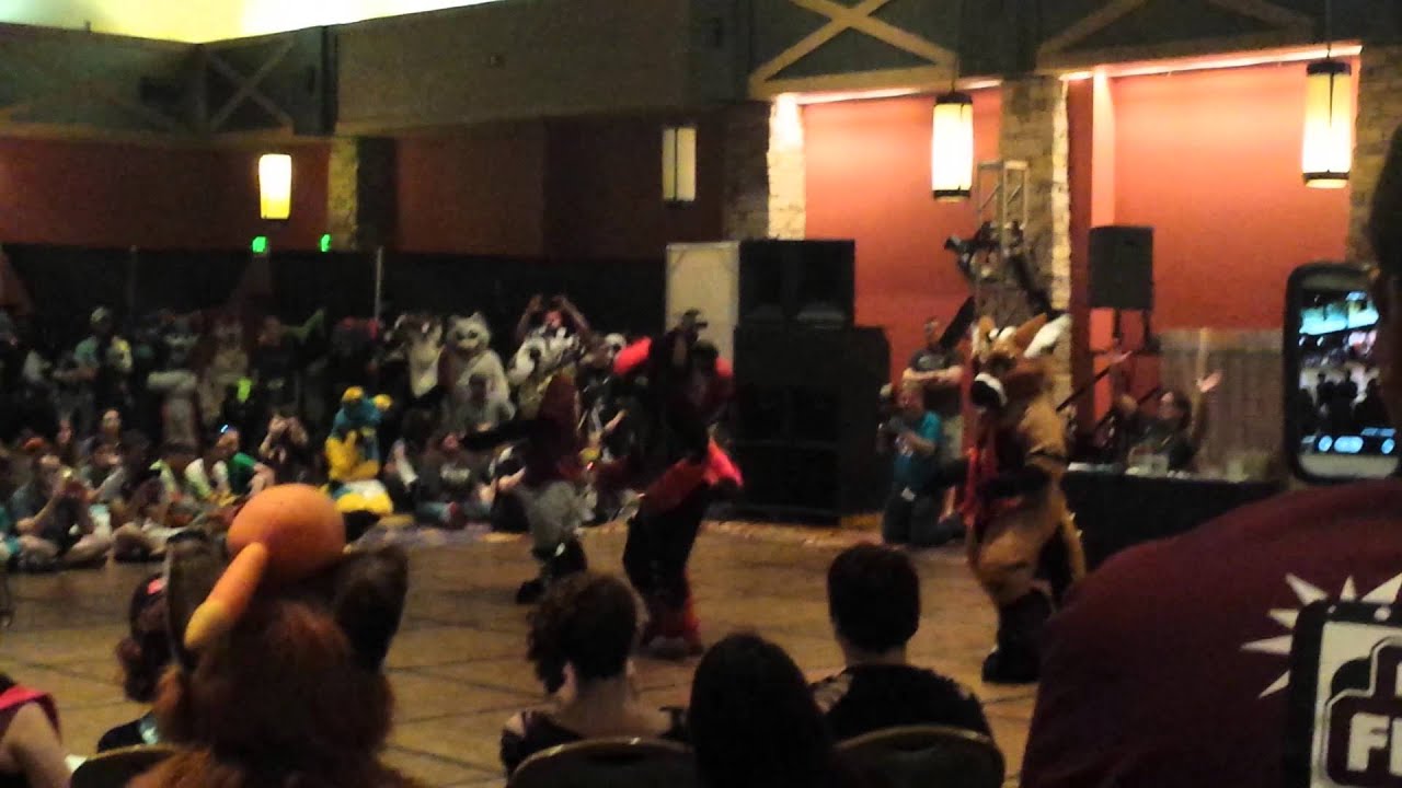 RMFC2015-albinotopaz dancing w/telephone