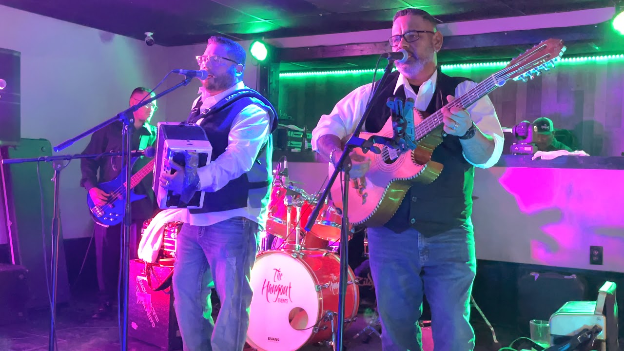 David Flores y Los Tremendos Alacranes