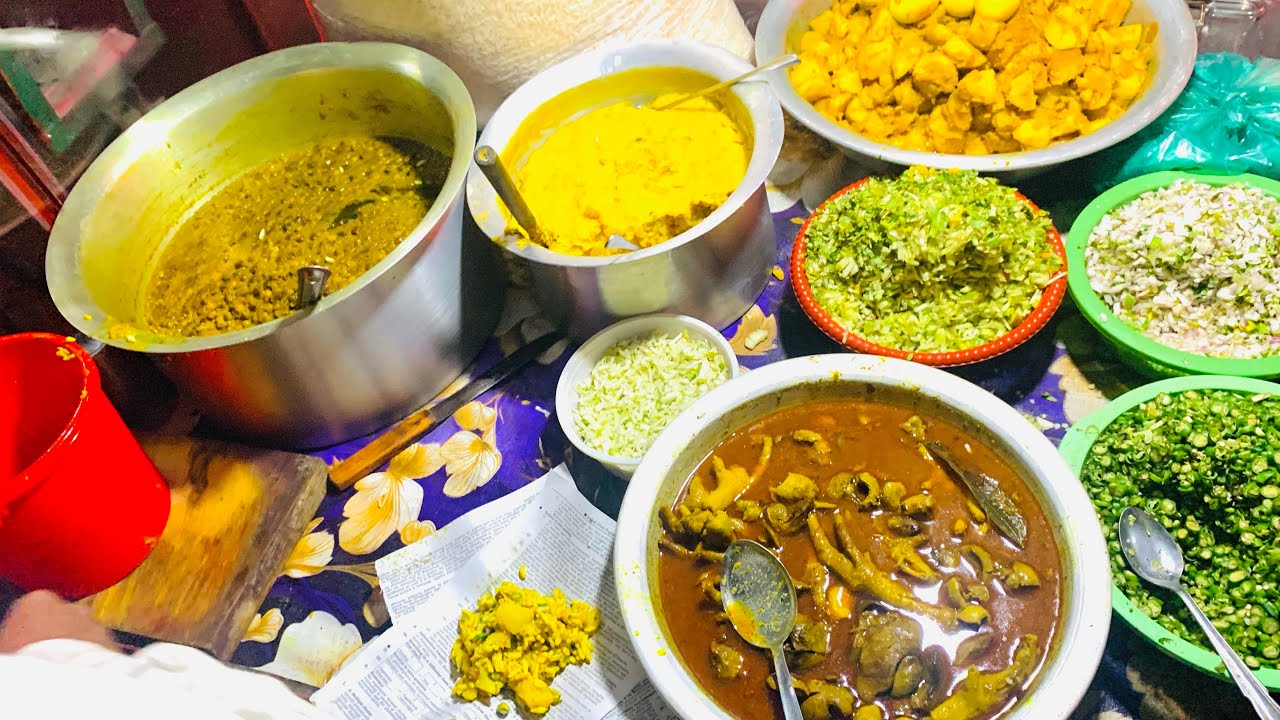 😱ঢাকার রাস্তায়  বিখ্যাত 🔥ঝালমুড়ি তৈরি করেন মামা Jhalmuri making video streets food #food #foodie 
