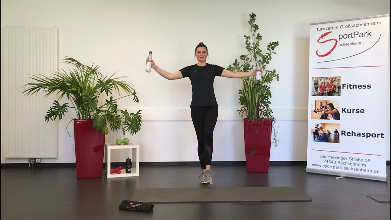 KURS FITNESS MIX MIT WASSERFLASCHEN 4