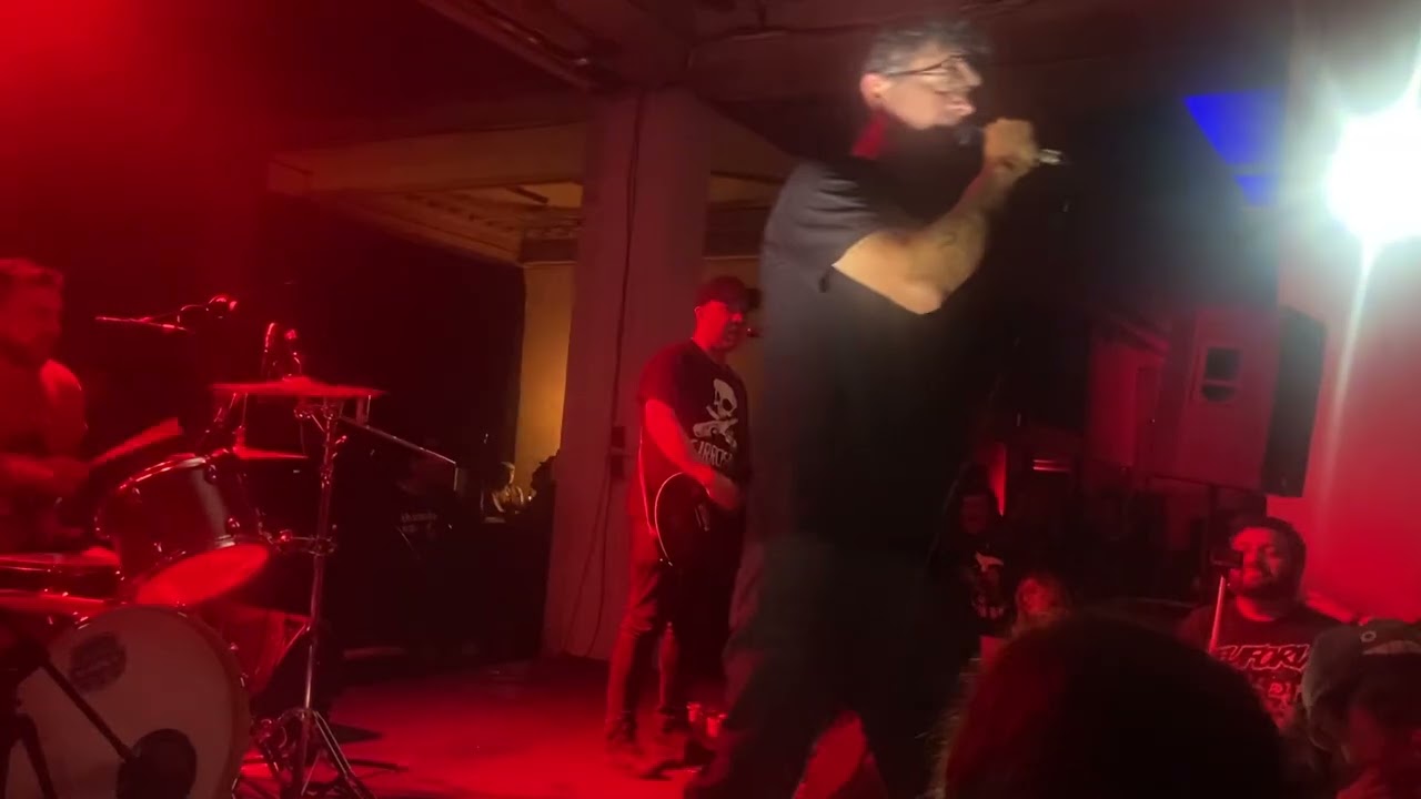 Robo Hormiga - Mentira (en vivo en Valparaíso 31-10-2024)