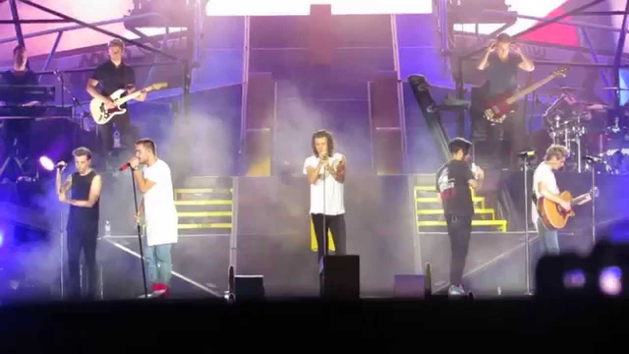 One Direction - OTRA Sydney 8 February 2015 – Night Changes (Front Row B Stage)